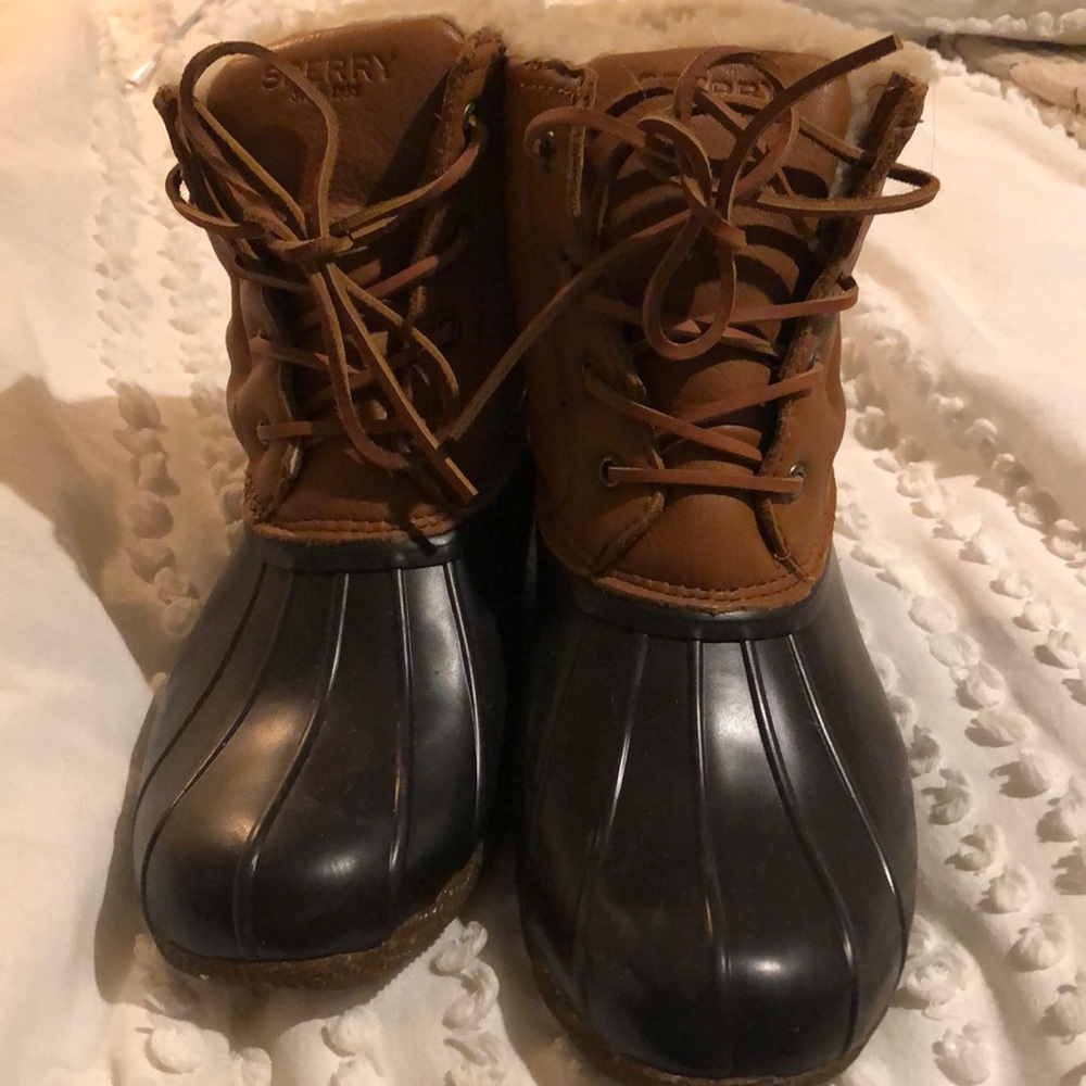 Sperry duck boots size M